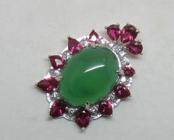 925銀鑲玉髓首飾與健身器材 2015年玖鉆珠寶行業(yè)新動態(tài)